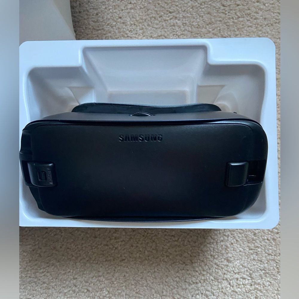 Samsung Gear VR Oculus New - Picture 2 of 5